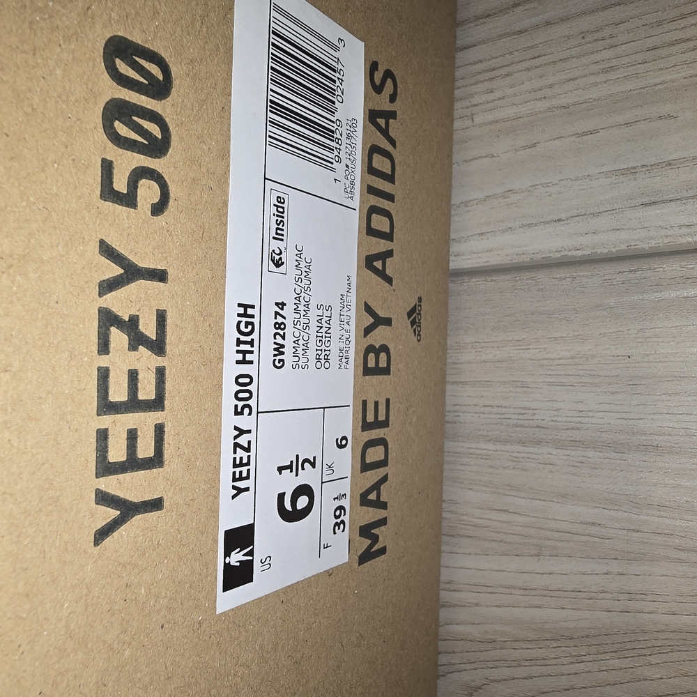 Yeezt - Picture 5 of 5